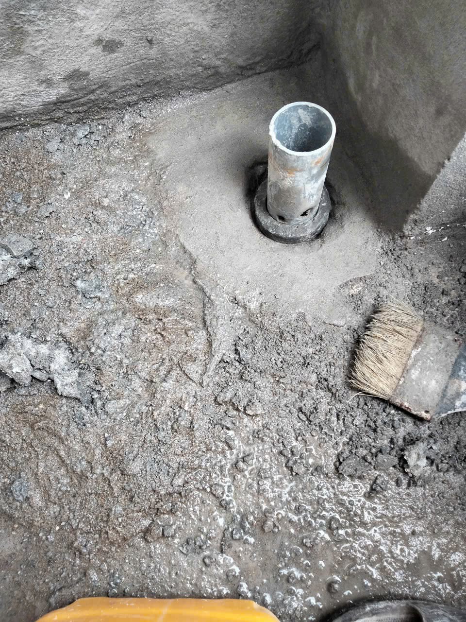 Chống thấm cổ ống tại Quận 5