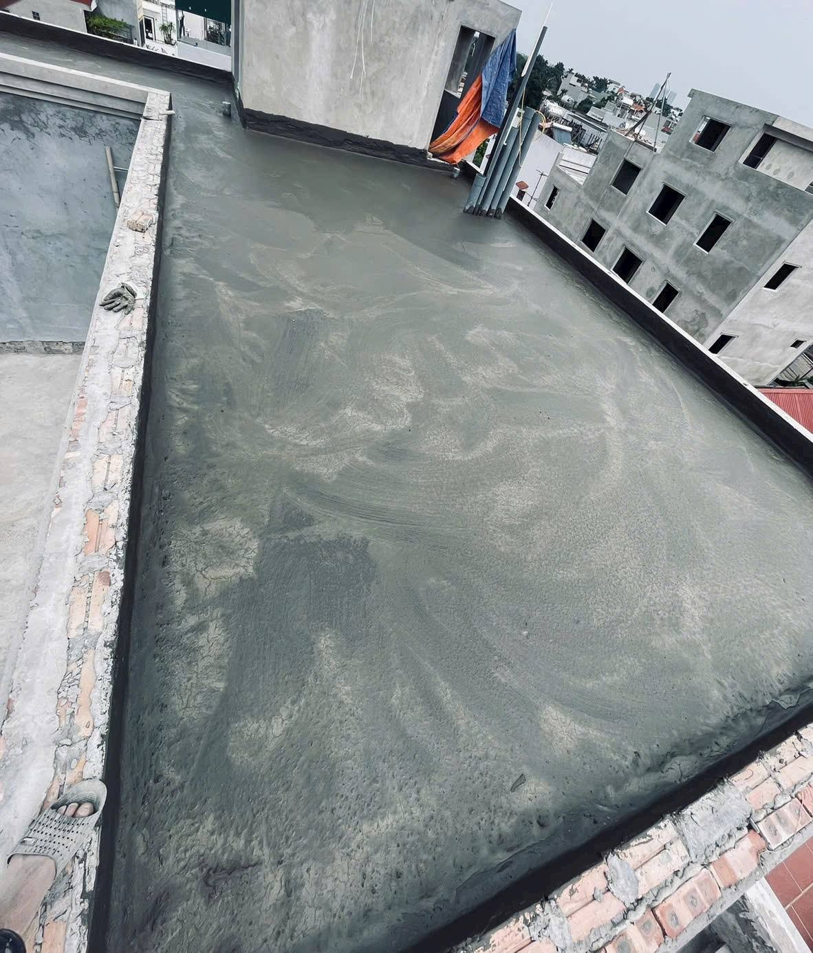 Chống thấm sàn mái cho hộ gia đình tại Hà Nội triệt để