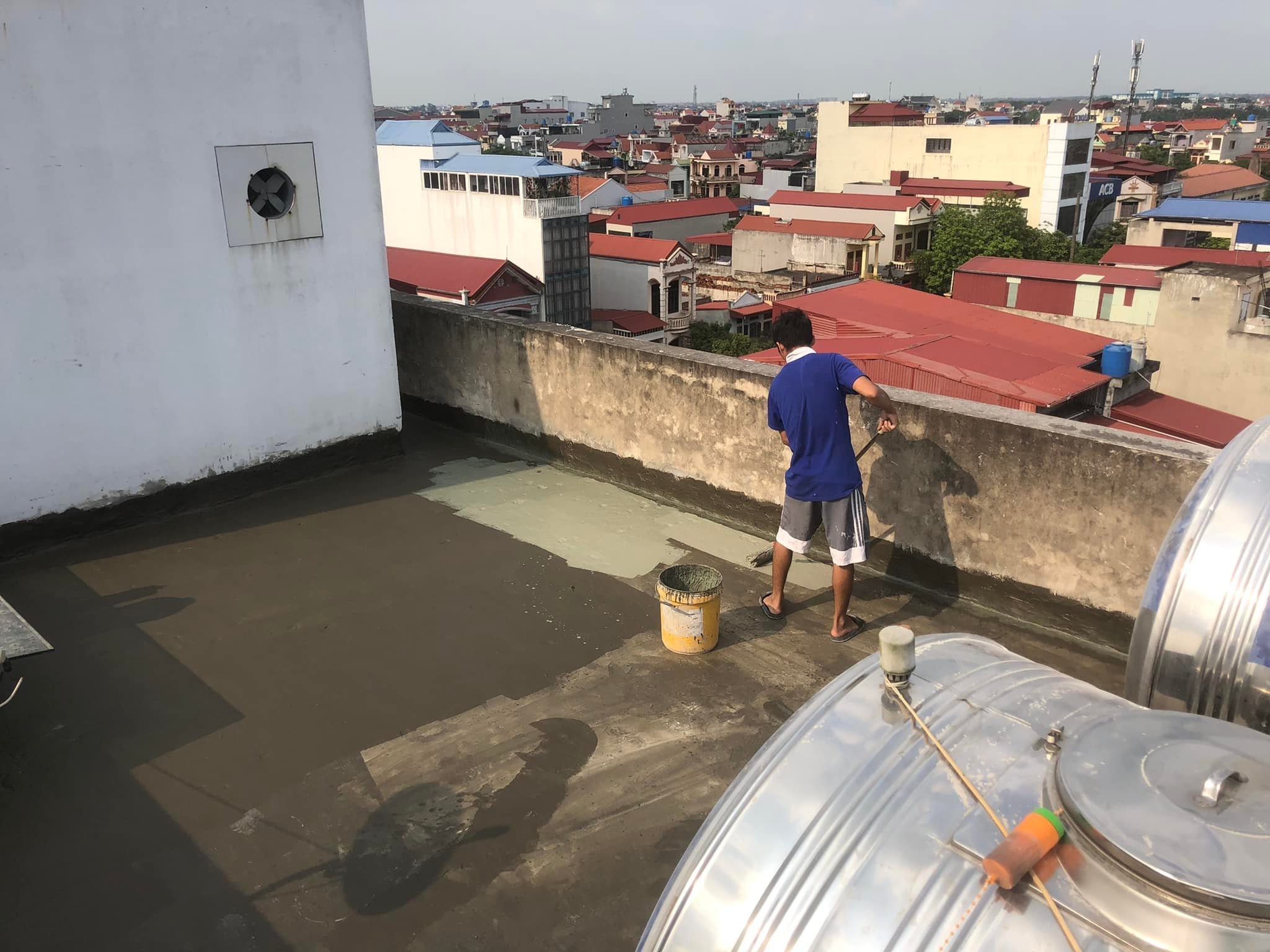 Đội ngũ kỹ thuật thi công chống thấm trần nhà chuyên nghiệp