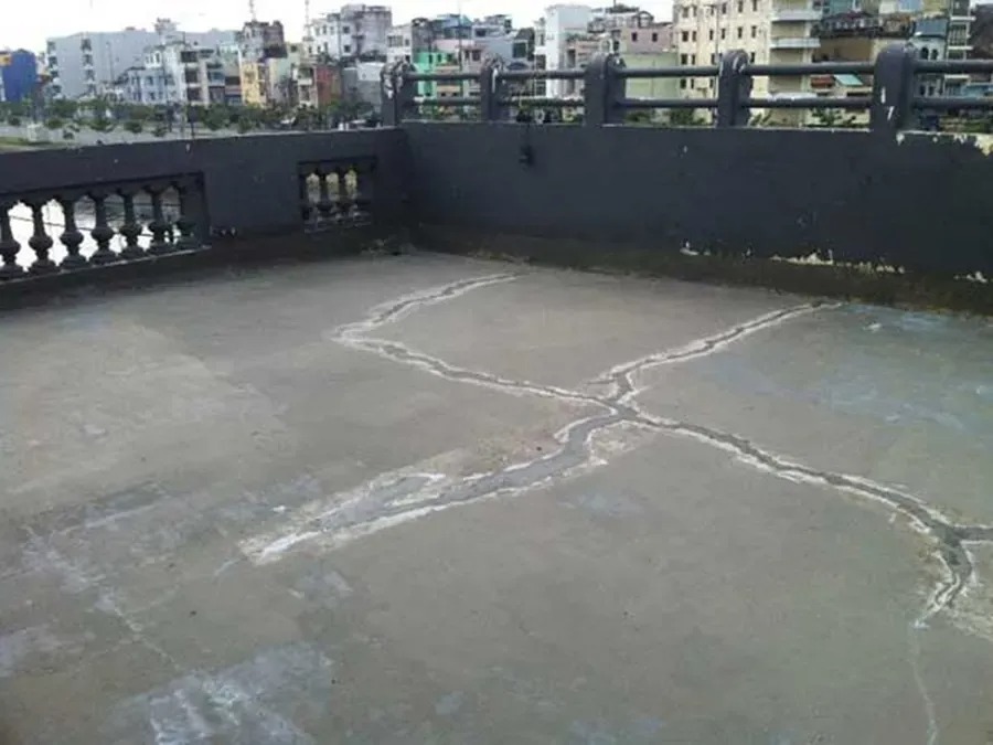 Nứt sàn mái bê tông lâu năm