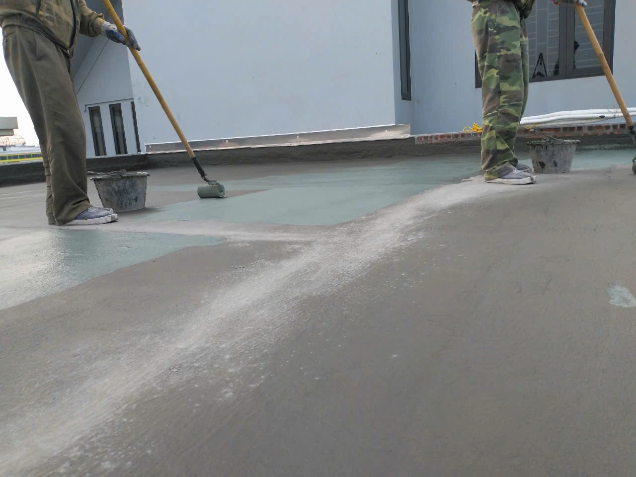 Xuyên Việt Group cam kết chống thấm sàn nhà triệt để bằng vật liệu chính hãng