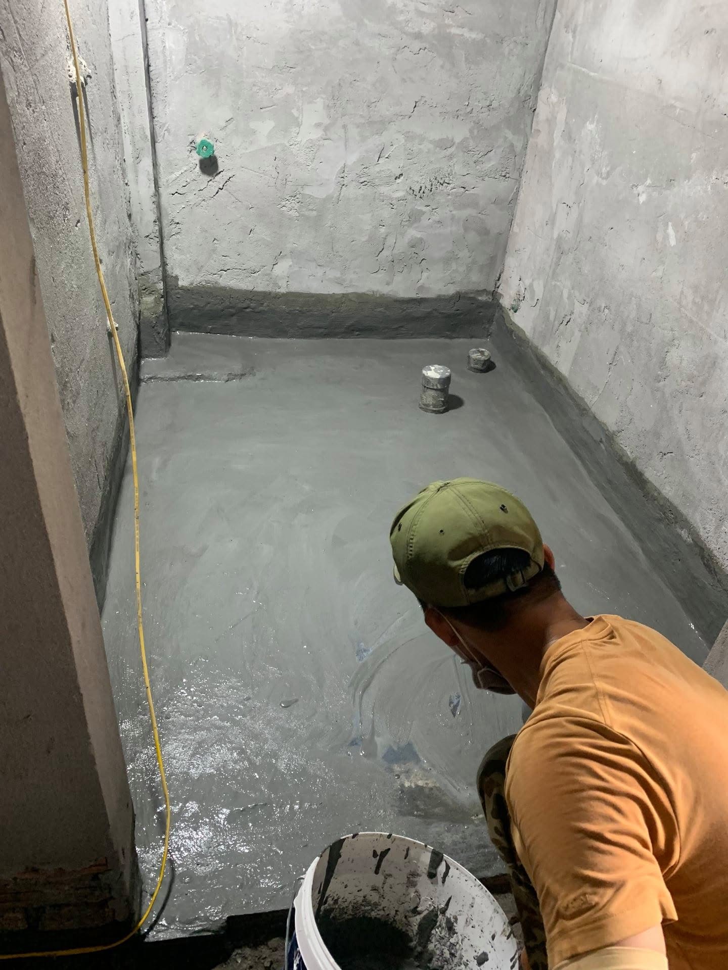 Chống thấm chân tường và sàn nhà vệ sinh bằng vật tư chính hãng
